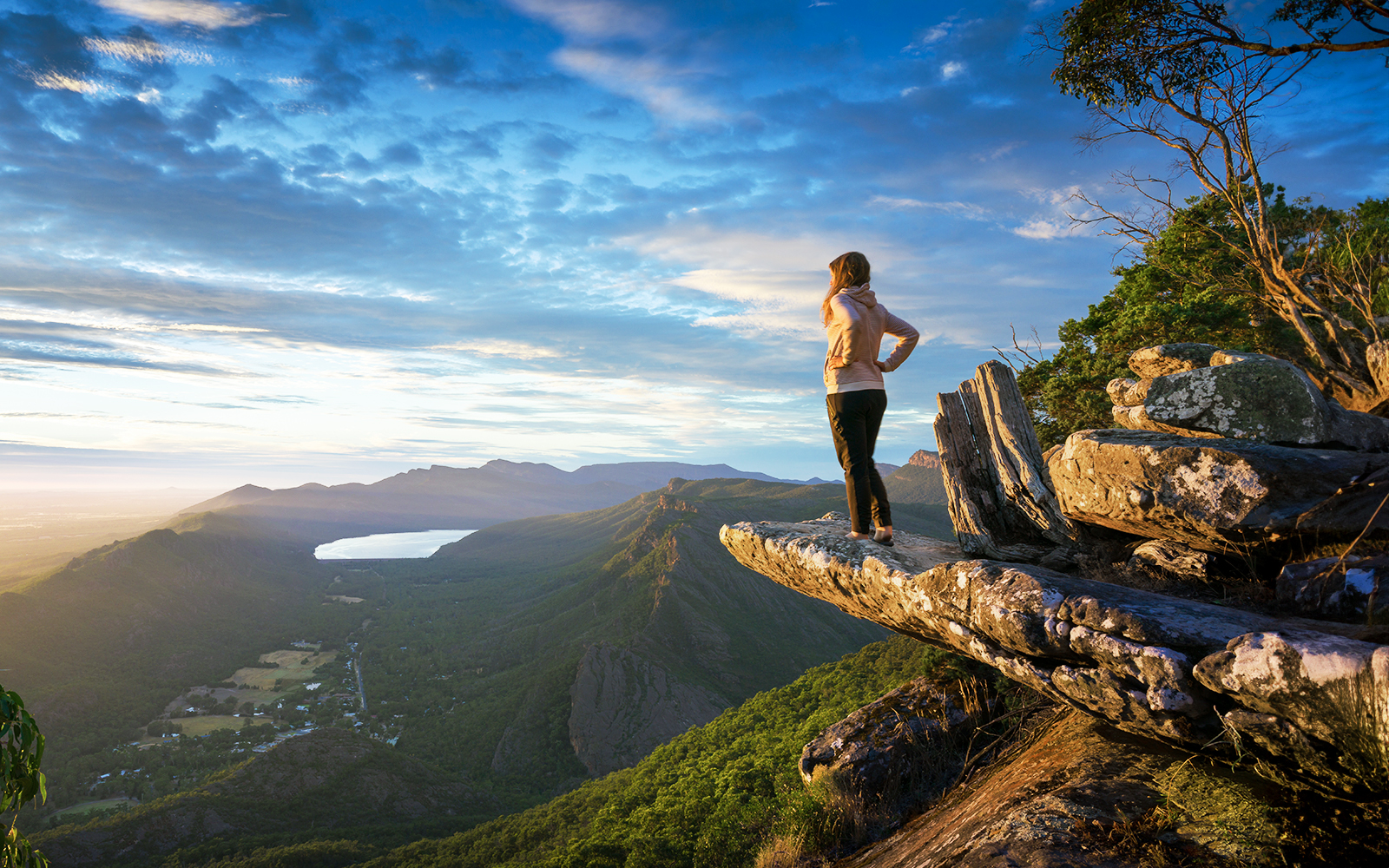 Explore the wonders of the Grampians National Park with a day trip from Melbourne