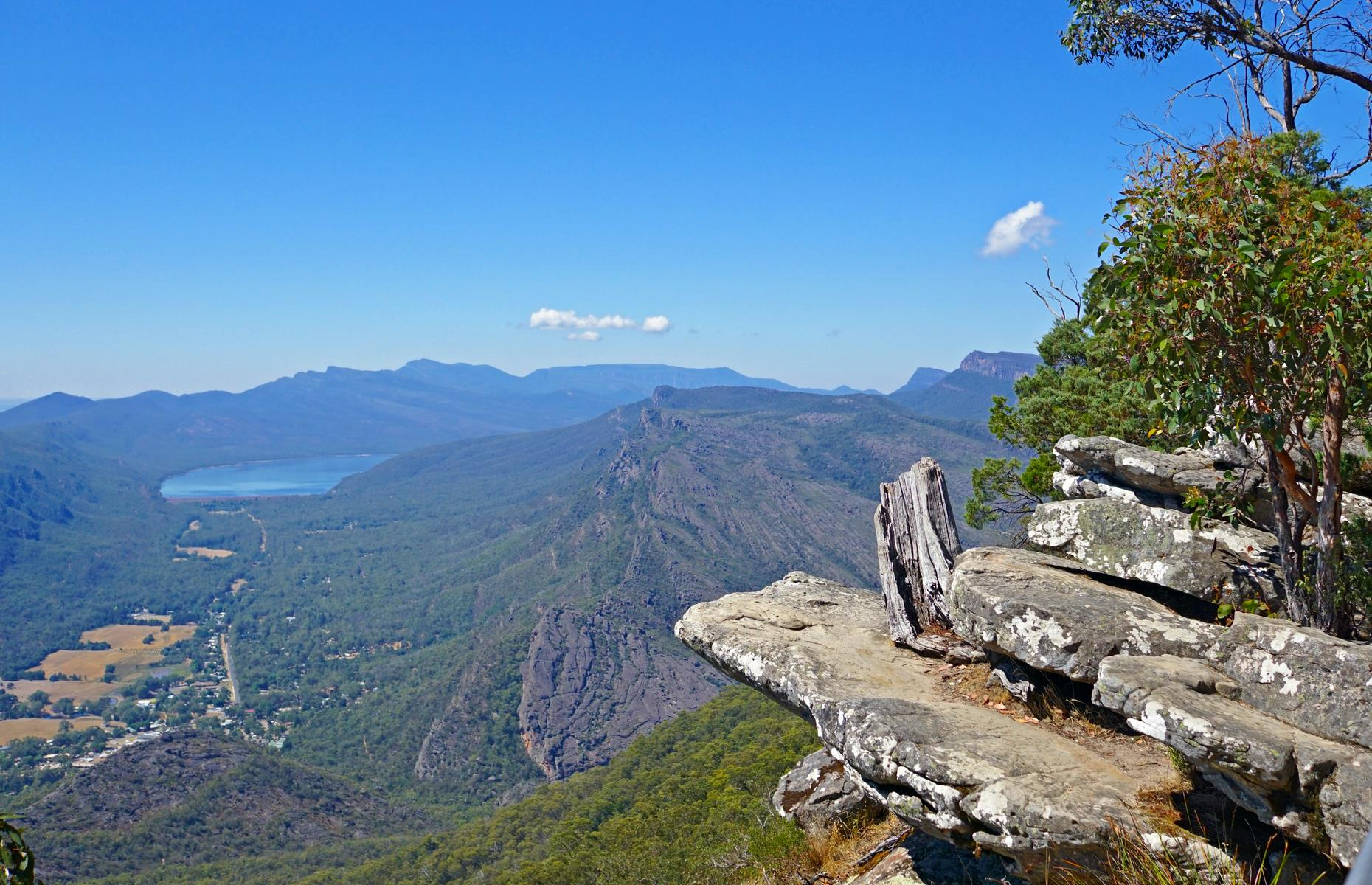 Valerie's Adventure Time | Explore Top Trails and Stunning Views at Grampians National Park | Hiker's Guide